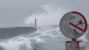 طوفان کشتی تایوانی را غرق کرد