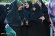گزارش تصویری | دیدار مادر با فرزند شهیدش پس از ۴۰ سال انتظار در اصفهان