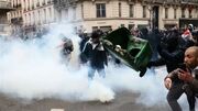 وزیر دادگستری فرانسه والدین کودکان شرکت کننده در تظاهرات را تهدید به زندانی کردن کرد