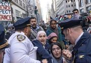 پلیس نیویورک فعالان را در جریان تظاهراتی علیه تجاوز به غزه دستگیر کرد