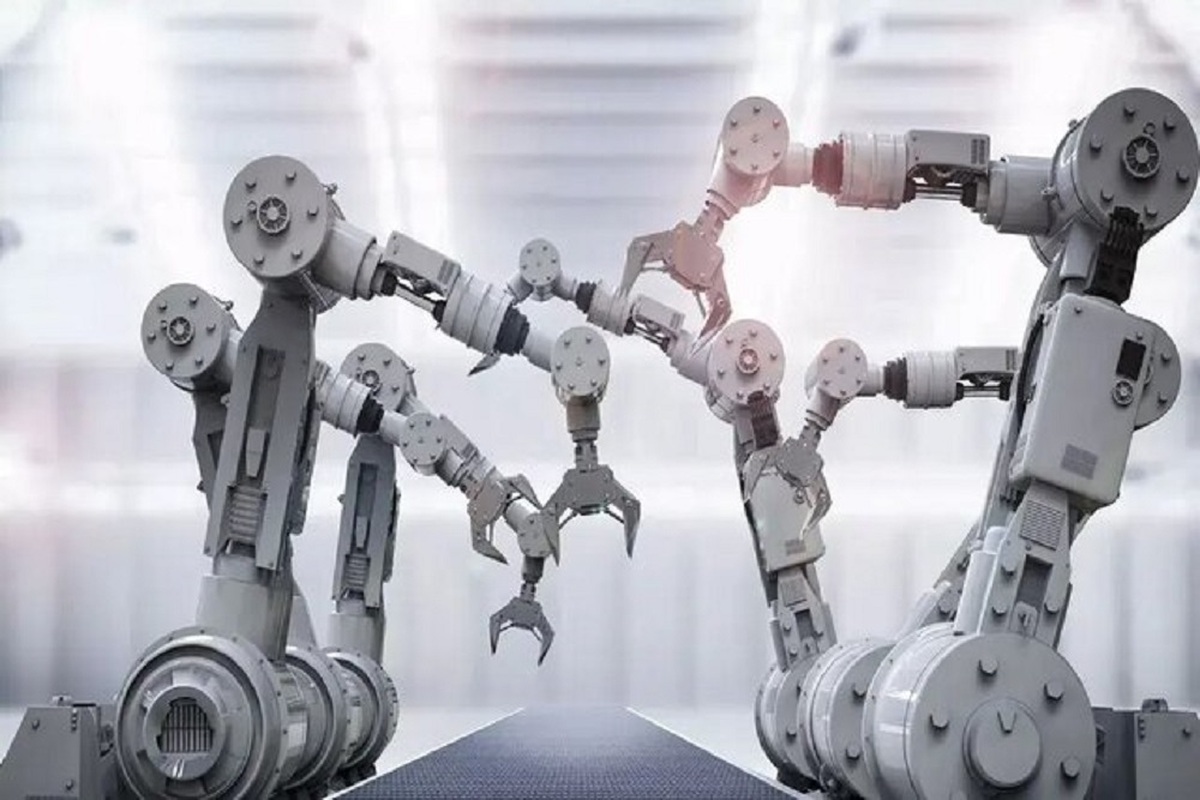ربات های چینی را دست کم نگیرید؛ در فضا کارهای عجیبی می کنند!