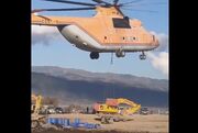 حمل بیل مکانیکی به وسیله هلیکوپتر غولپیکر (فیلم)