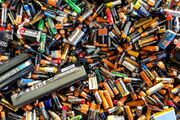 5 ایده خلاقانه با باتری های قدیمی که در زندگی به کارتان می آید(فیلم)
