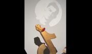طراحی چهره رونالدو با سیب گاز زده (فیلم)