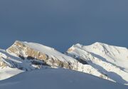 لحظه دلهره آور شکسته شدن نقاب برفی هنگام کوهنوردی (فیلم)