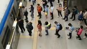 ببینید چینی‌ها چطور سوار مترو می‌شوند / منظم و به نوبت (فیلم)