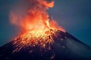 لحظه فوران زیباترین آتشفشان جهان از نمای نزدیک (فیلم)