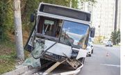 تصادف شدید اتوبوس مسافربری با یک تراکتور (فیلم)
