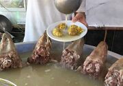 طرز پخت ۲۰۰ کیلو کله پاچه توسط آشپز‌ پاکستانی (فیلم)