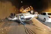 واژگونی عجیب خودرو سواری داخل تونل در جاده چالوس (فیلم)
