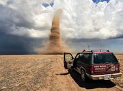 تعقیب «گردباد»؛ یک تفریح غیرعادی در دشت‌های آمریکا (+عکس)