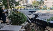 یک زخمی در فرو نشست زمین در میدان ونک (عکس)