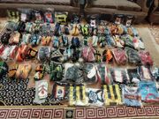 توزیع کفش و لباس در روستاهای مسیرشلمچه بین نیازمندان