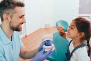 ترس کودکان از مطب دندانپزشکی و راه‌های مقابله با آن
