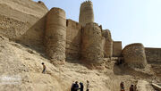 مرمت قلعه منوجان کرمان تداوم دارد