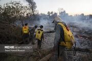 مشارکت ۷۰ نفر در مهار آتش در کوه خائیز بهبهان - اکونیوز