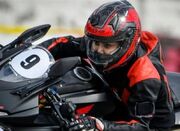 اعزام دختر موتورسوار ایران به مسابقات کاپ آسیا - اکونیوز