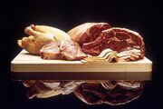 قیمت گوشت مرغ و گوشت بوقلمون امروز 8 فروردین/ گوشت گوساله کیلو چند؟