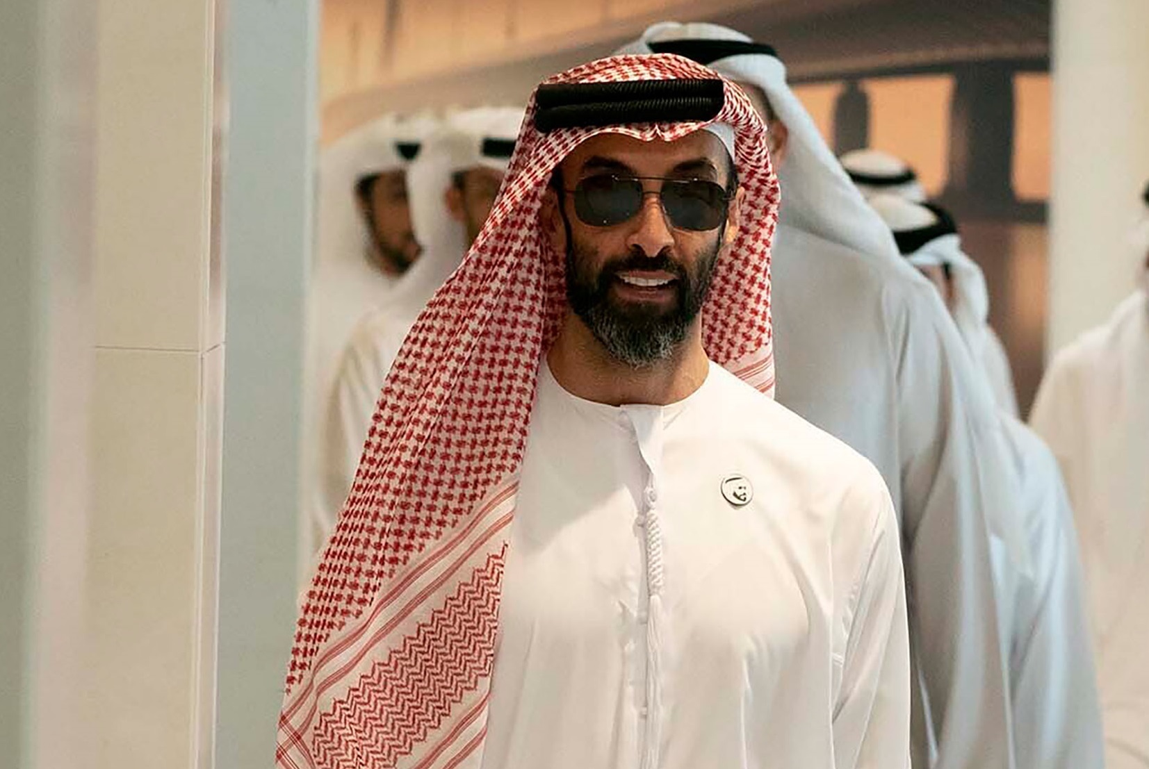 چگونه با مرد یک و نیم تریلیون دلاری ابوظبی جلسه ملاقات بگیریم؟ / گزارش بلومبرگ از «شیخ طحنون» را بخوانید