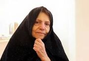 مریم خمینی دختر مصطفی خمینی و نوه امام خمینی خارج از کشور زندگی می‌کند