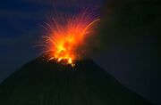 (ویدئو) فوران آتشفشان در پارک ملی اکوادور