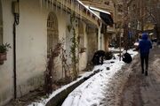 (عکس) برف نیمه اردیبهشت مدارس این شهر را تعطیل کرد