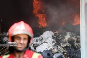 (تصاویر) آتش‌سوزی در شهرک صنعتی یزد
