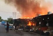 (ویدئو) آتش‌سوزی مهیب در بازار دستفروشان جیرفت