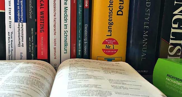 راهنمای انتخاب و استفاده از کتاب‌ مرجع برای تقویت زبان