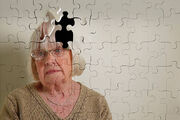 ۷ مرحله بروز علائم آلزایمر برای تشخیص زودهنگام آن را بشناسید