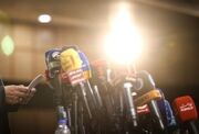 قبای گشاد ریاست‌جمهوری بر تن برخی داوطلبان انتخابات