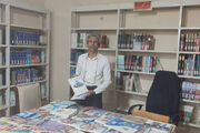 اهدای ۴۰۰ عنوان کتاب توسط ۲ کارمند بازنشسته به کتابخانه‌ای در میناب