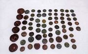 کشف ۷۳ قطعه سکه تاریخی دوره اشکانیان از یک مسافر در اندیمشک