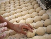 فرمانداران پیگیر پخت نان کامل در شهرستان‌ها باشند