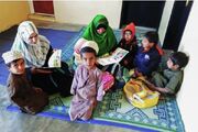 ابتکار معلم قرآن عمانی در آموزش مادران و دانش‌آموزان مناطق دورافتاده