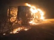 ۱۱ کشته و زخمی براثر آتش گرفتن یک اتوبوس مسافربری در پاکستان