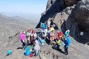 صعود تیم بانوان گروه کوهنوردی کارکنان دانشگاه شیراز به قله هزار