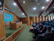 استاد دانشگاه شیراز: کاری که فضای مجازی با زبان فارسی کرده،اشغال نامرئی ایران است