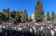 همزمان با روز جهانی قدس ۱۲۰ هزار فلسطینی در مسجد الاقصی نماز جمعه اقامه کردند + فیلم
