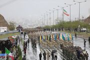 نمایش اقتدار نیروهای مسلح در هوای بارانی بیرجند + فیلم