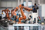 آیا چین در صنعت رباتیک پیشرو خواهد شد؟ / صنعت خودروسازی محرک اصلی پذیرش ربات‌ها