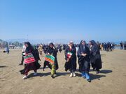 زنجیره مردمی در ساحل شهرستان نور تشکیل شد