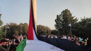 اهتزاز بزرگترین پرچم فلسطین بر بلندای پایتخت ایران اسلامی