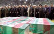 دعاهایی که رهبر انقلاب در نماز بر پیکر شهید رئیسی خواندند