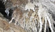غار نمکی اشتهارد جاذبه ای بکر در دل کویر