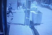 فیلم جنجالی امروز؛ لحظه سرقت مسلحانه از طلافروشی وسط روز!
