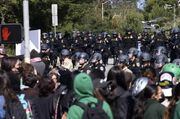 فیلم/ خشونت پلیس آمریکا با معترضان حامی فلسطین در موزه بروکلین