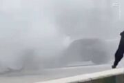 فیلم/ آتش گرفتن یک خودرو در زاهدان بخاطر گرمای هوا