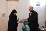 دیدار رئیس سازمان نوسازی، توسعه و تجهیز مدارس با همسر معلم شهید