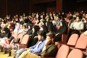 گزارش تصویری/فیلم سینمایی "آسمان غرب" در دانشگاه علوم پزشکی زنجان اکران شد